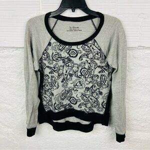 IN BLOOM gray & black long sleeve paisley stretch sweater size medium